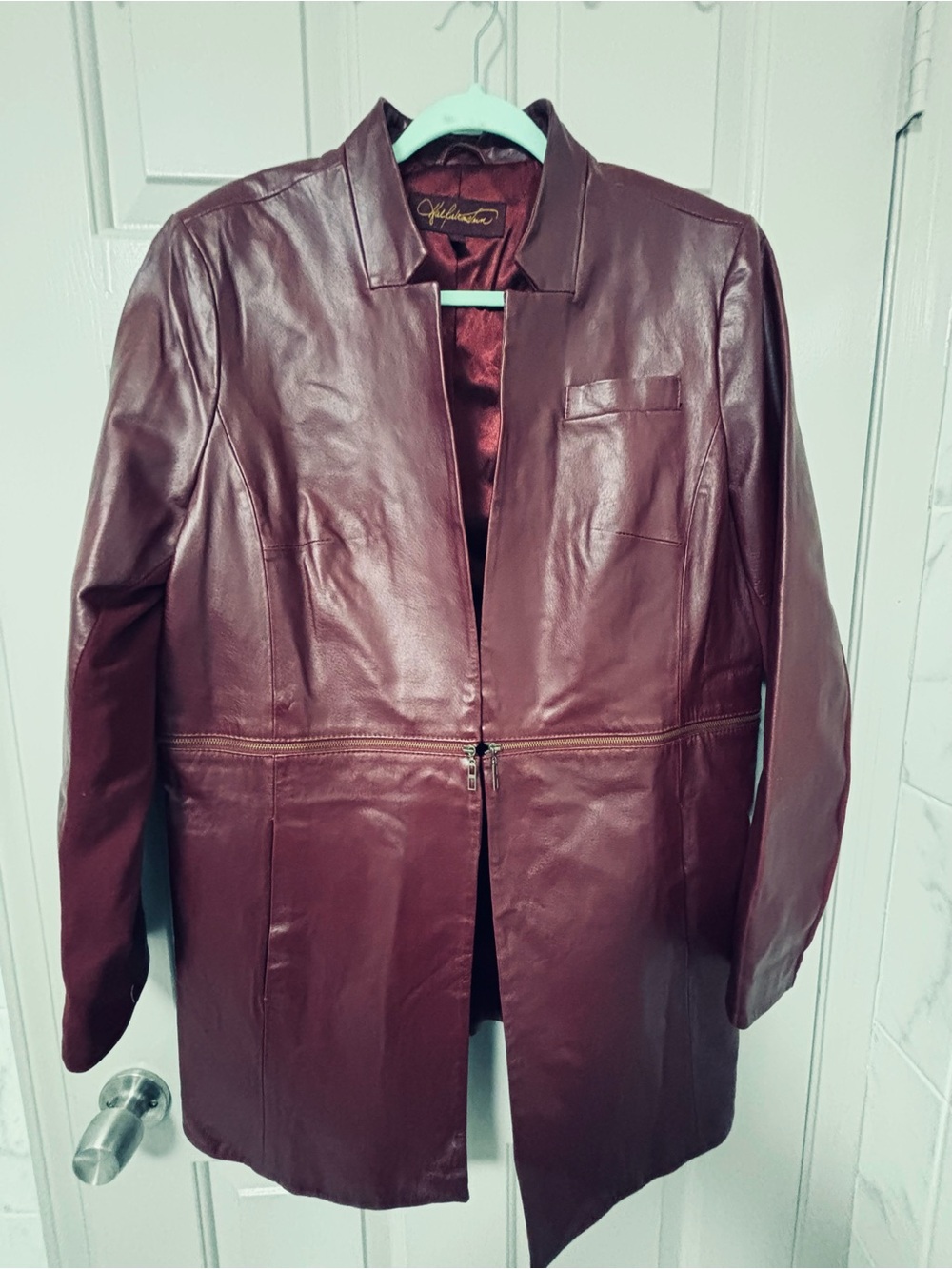 Women's Burgundy genuineLeather Jacket with Midline Zip - Classic Sophistication